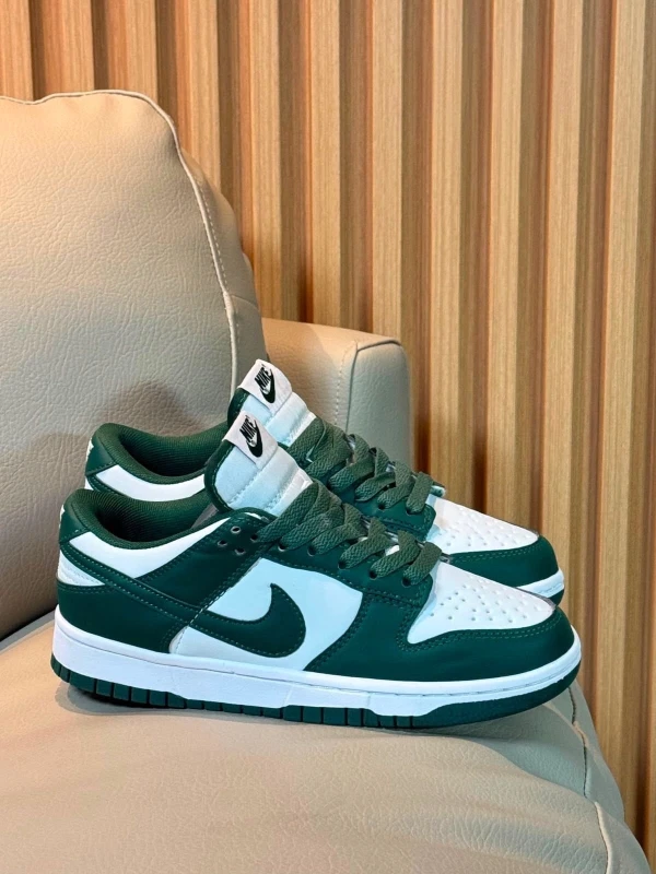 Nike Dunk Low Retro Varsity Green