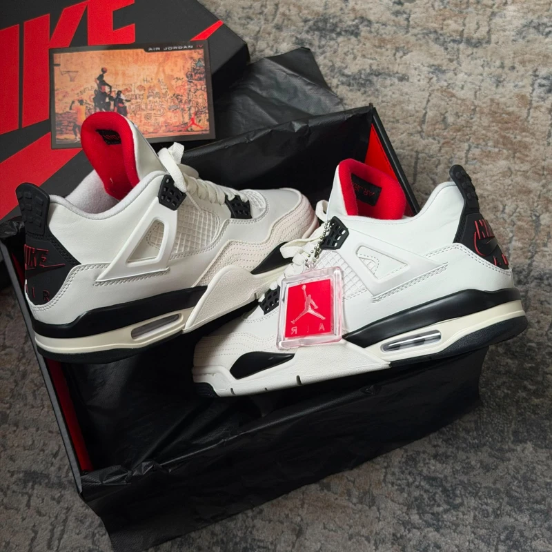 Air Jordan 4 Retro White Cement