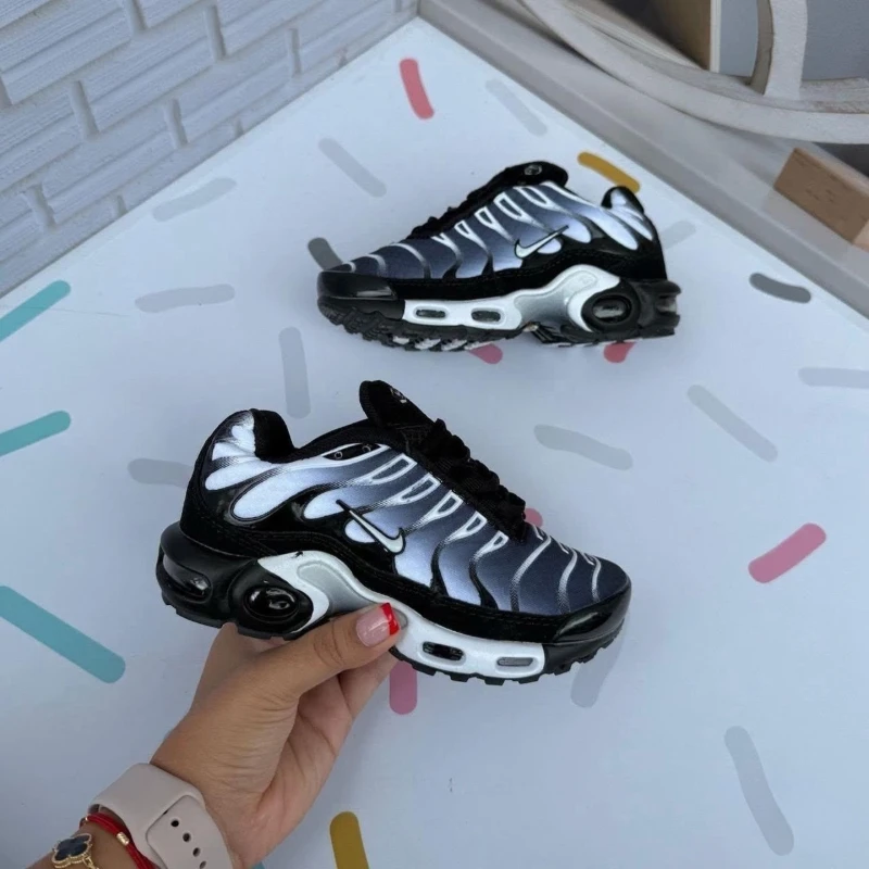 Nike Air Max Plus Black Metallic Silver GS