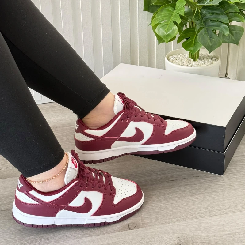 Nike Dunk Low Bordeaux