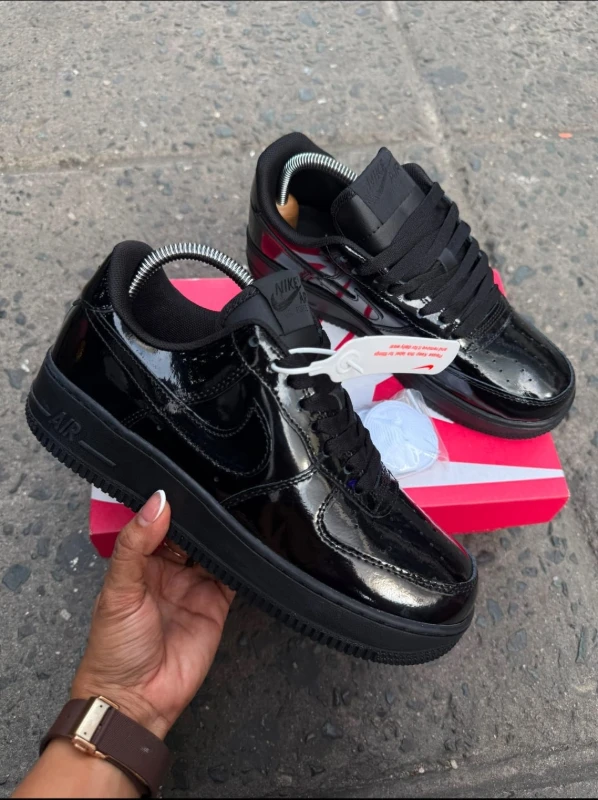 Nike Air Force 1 Low Patent Triple Black