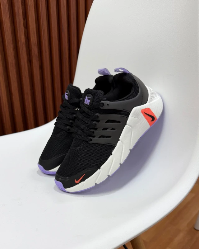 Nike Free Metcon Presto Black Bright Crimson Lilac