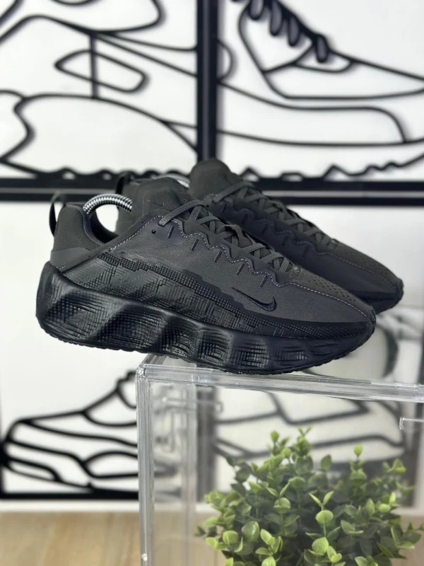 Nike Motiva Triple Black