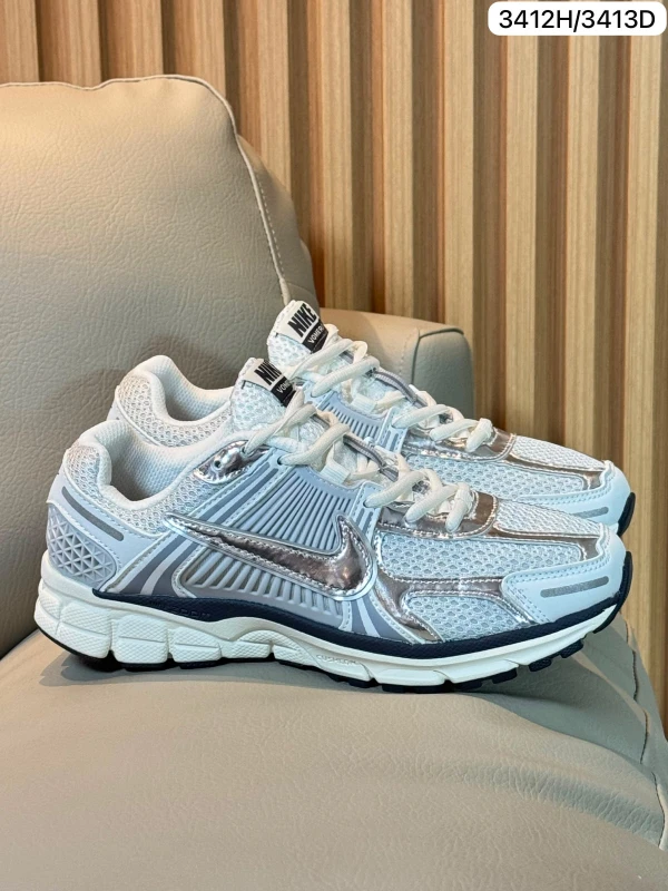 Nike Zoom Vomero 5 Metallic Silver