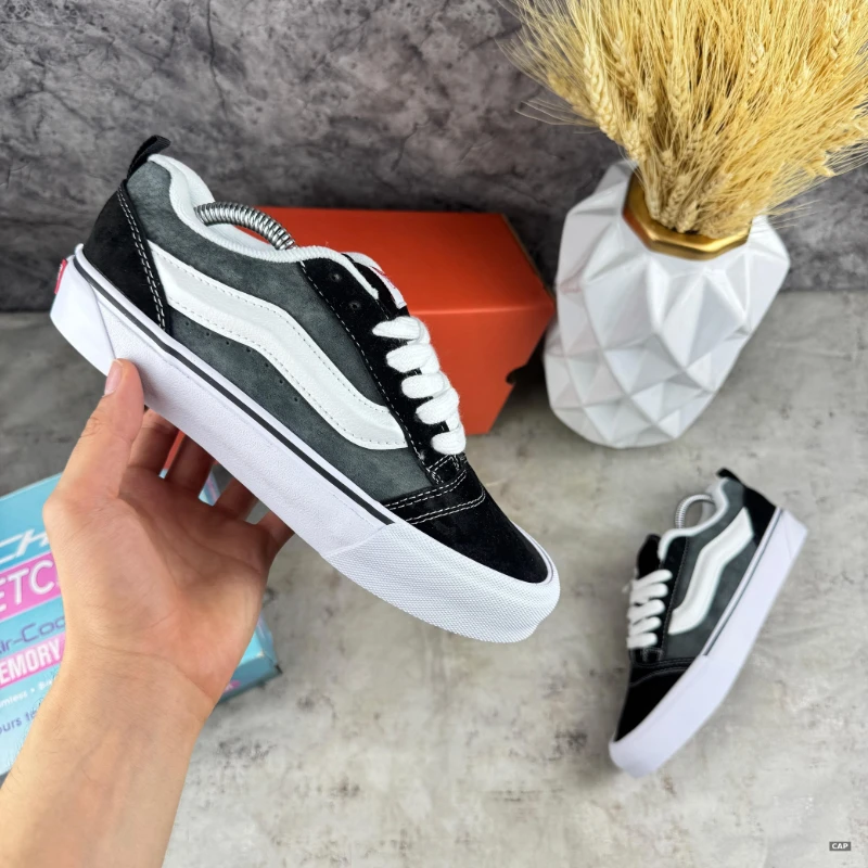 Vans Knu Skool Scar Black Charcoal True White