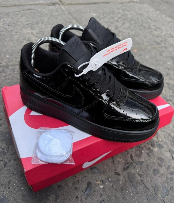 Nike Air Force 1 Low Patent Triple Black