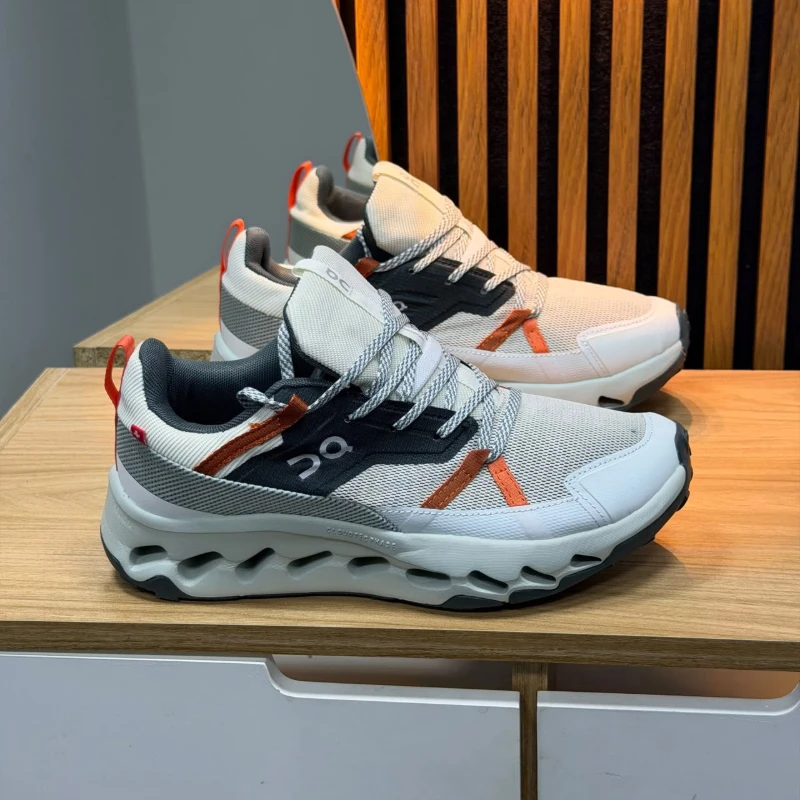 On Cloudsurfer Trail Glacier / Black / Flame