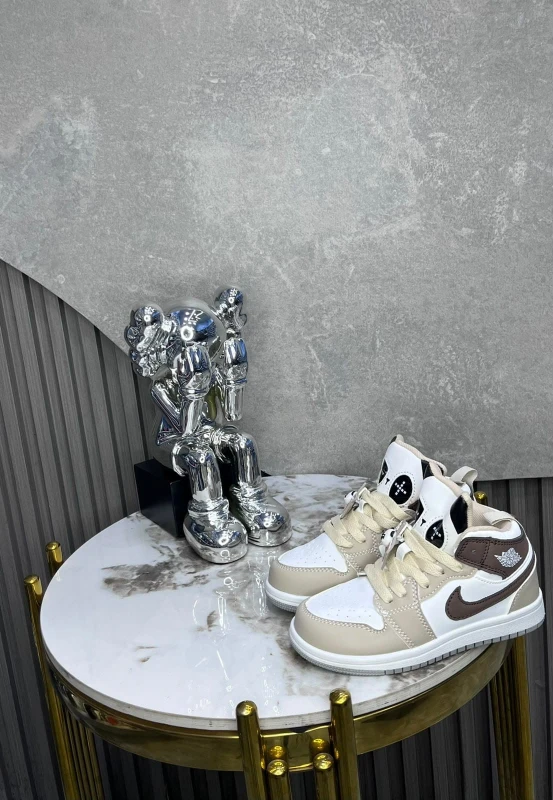 Air Jordan 1 Mid Legend Brown Mocha Custom (Kids)