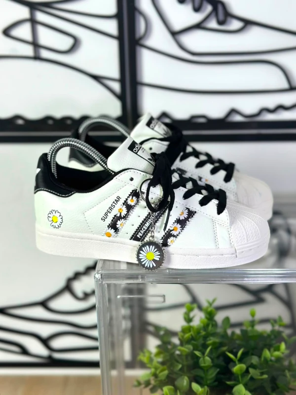 adidas Superstar Peaceminusone Daisy White Black
