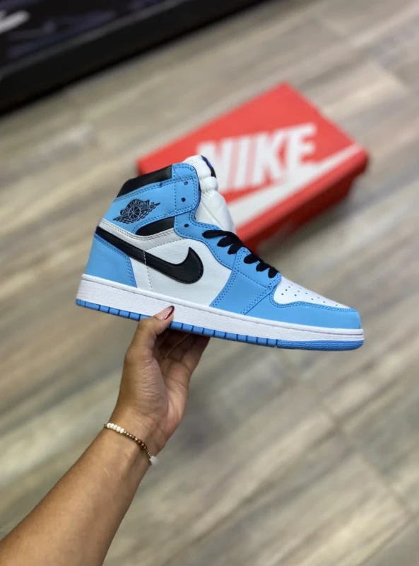 Air Jordan 1 Retro High OG University Blue