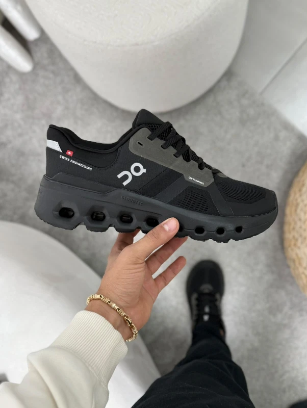 On Cloudsurfer All Black