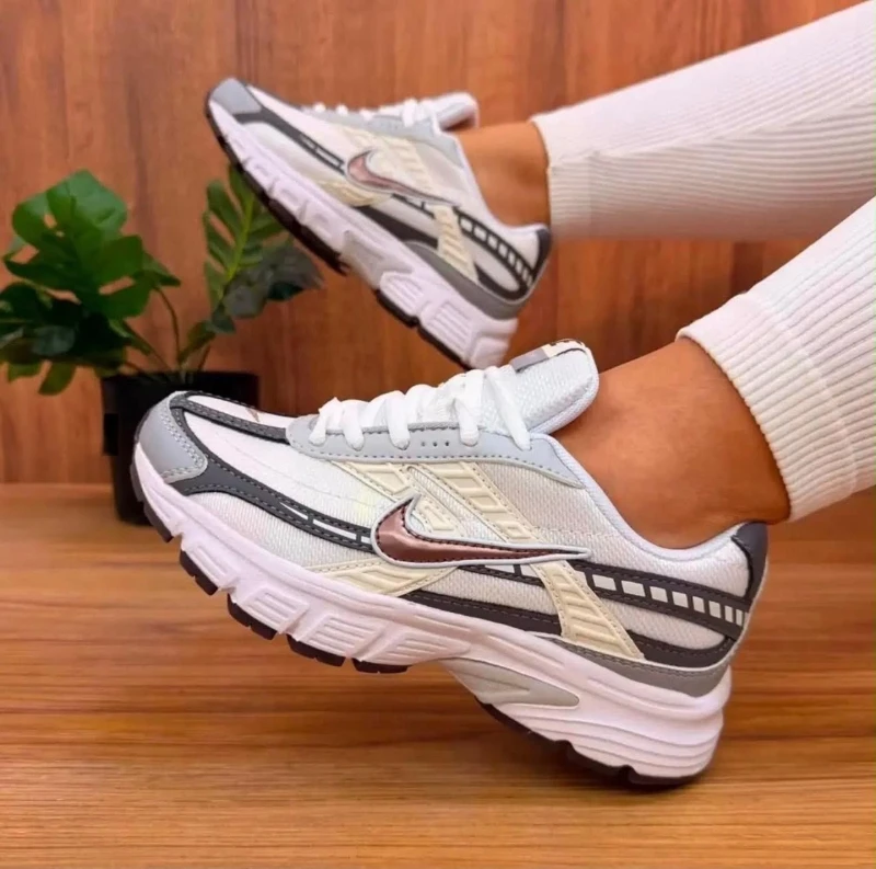 Nike Runtekk White Metallic Bronze