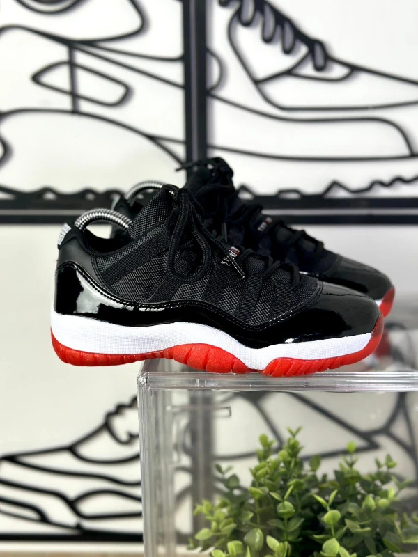 Air Jordan 11 Retro Low Bred