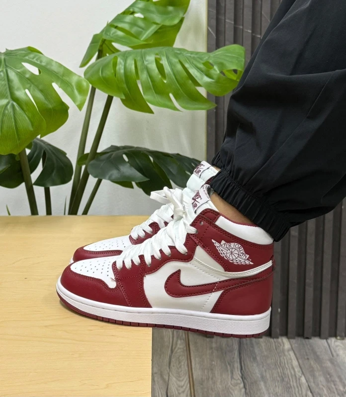 Air Jordan 1 Retro High OG Artisanal Team Red