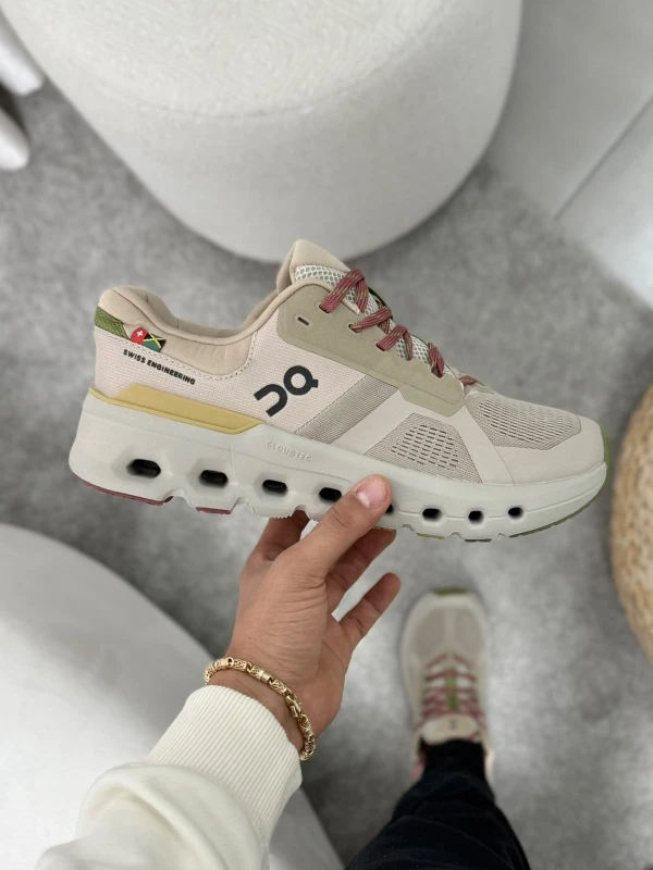On Cloudmonster Beige / Olive Pink
