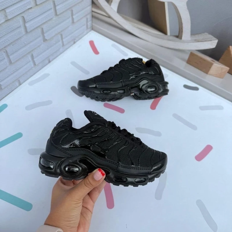 Nike Air Max Plus Triple Black GS