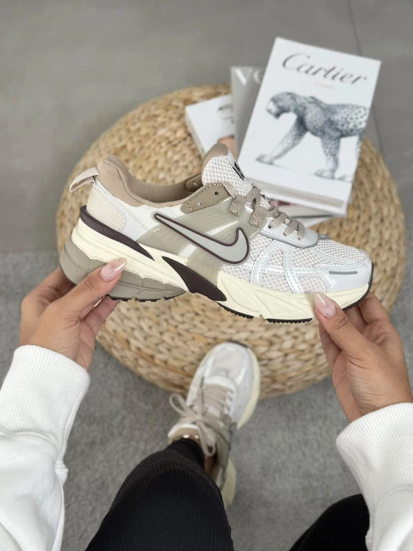 Nike V2K Run Summit White Dark Russet