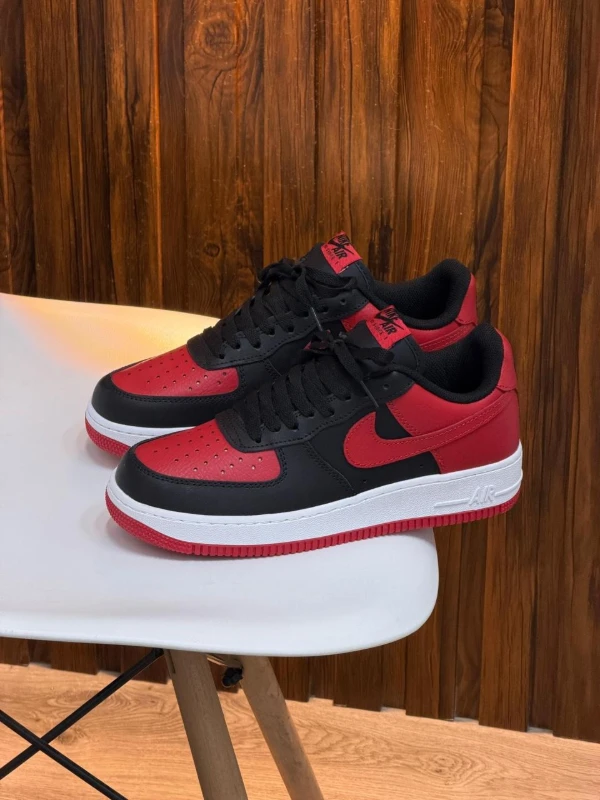 Nike Air Force 1 Low '07 LV8 Bred