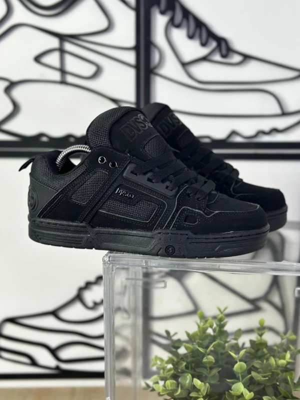 DVS Comanche Triple Black